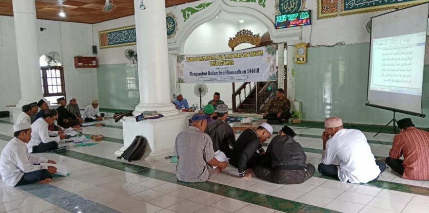 Pembekalan Khatib, Bilal, dan Majelis Taklim di Desa Petangis Tingkatkan Pemahaman Keagamaan